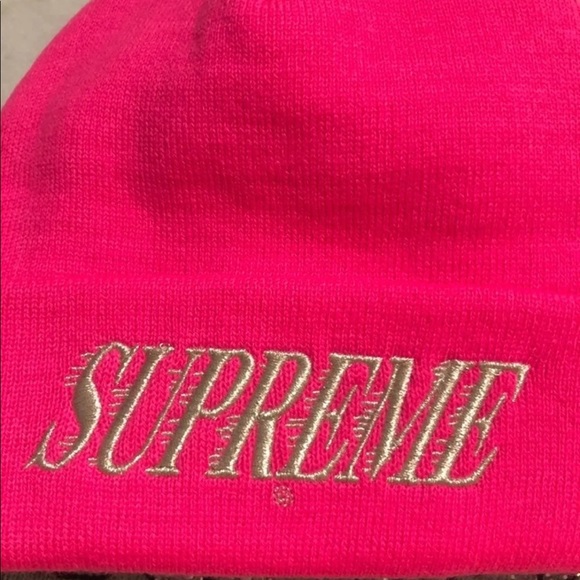 SOLD!!! SUPREME Crossover Beanie in Fuchsia - Picture 2 of 4